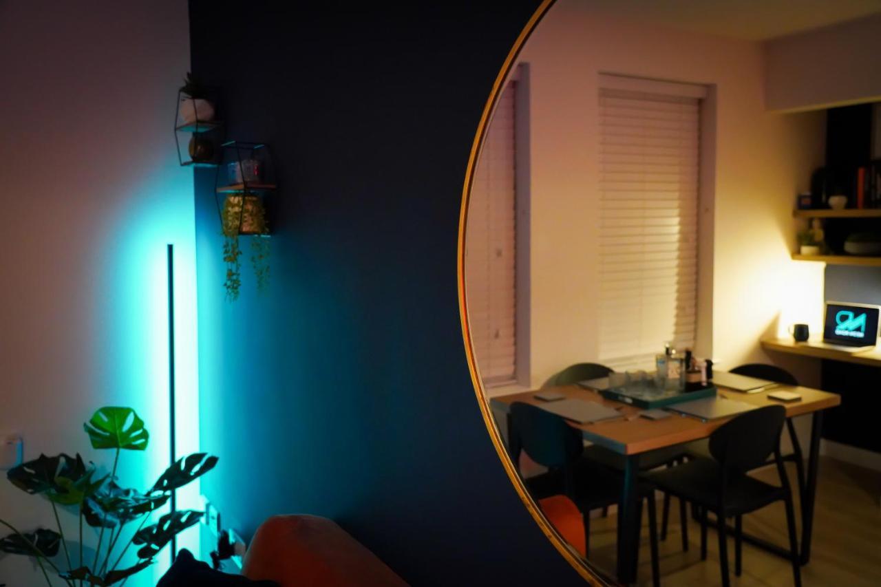 Neon Road At Park House Peterborough City Centre Apartment المظهر الخارجي الصورة